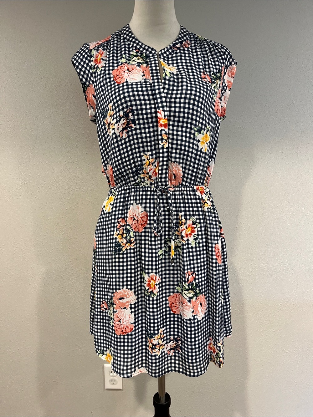 DR2 Sleeveless plaid Floral mini Dress  size‎ small